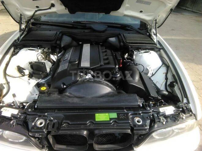 BMW 330 2001, 145,000 km - 3.0 l - Sumqayıt