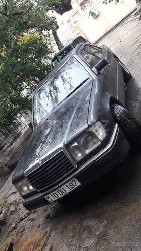 Mercedes E 300 1991, 220,000 km - 3.0 l - Bakı