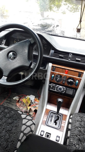 Mercedes E 300 1991, 220,000 km - 3.0 l - Bakı