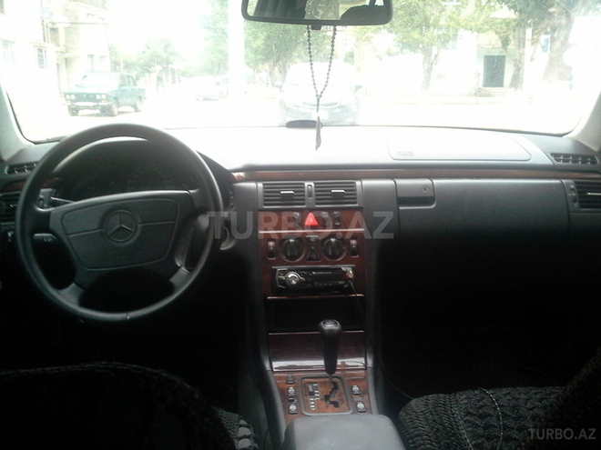 Mercedes E 280 1998, 275,000 km - 2.8 л - Sumqayıt