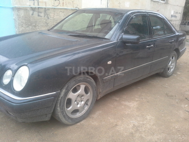 Mercedes E 280 1998, 275,000 km - 2.8 л - Sumqayıt