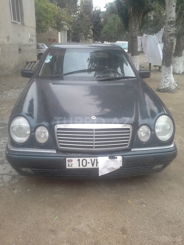 Mercedes E 280 1998, 275,000 km - 2.8 л - Sumqayıt