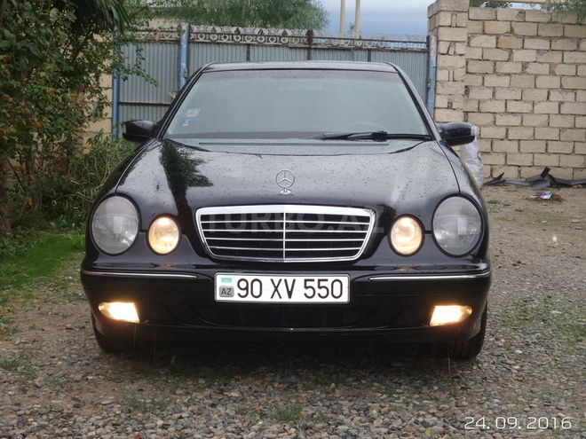 Mercedes E 240 2001, 260,000 km - 2.4 l - Füzuli