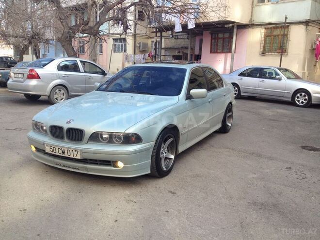 BMW 525 2002, 213,000 km - 0.3 l - Sumqayıt