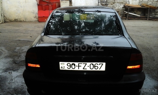 Opel Vectra 1996, 226,200 km - 2.0 l - Bakı