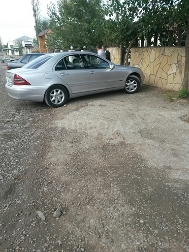 Mercedes C 220 2002, 193,000 km - 2.2 l - Göygöl