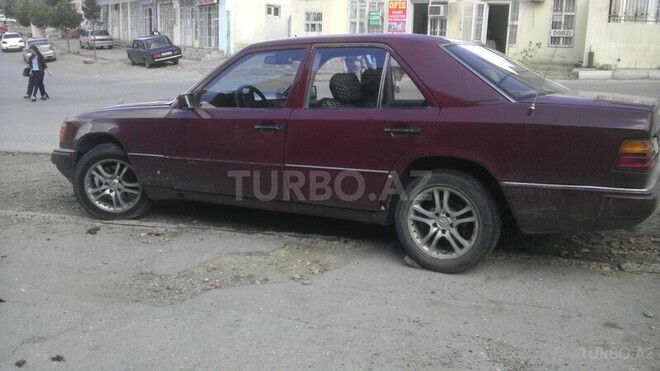 Mercedes E 200 1990, 175,000 km - 2.0 l - Bakı