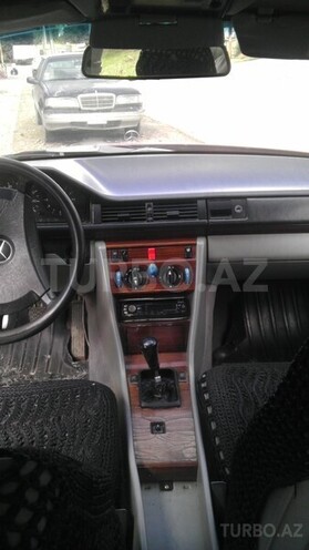 Mercedes E 200 1990, 175,000 km - 2.0 l - Bakı