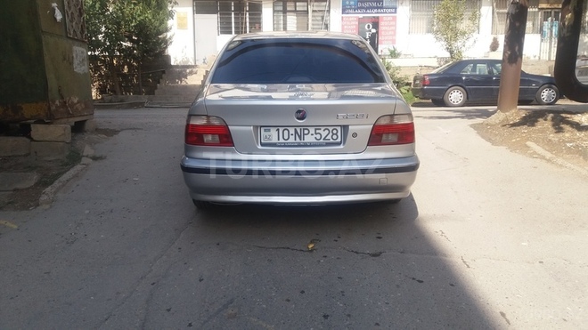 BMW 528 2000, 220,000 km - 2.8 l - Bakı