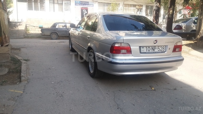BMW 528 2000, 220,000 km - 2.8 l - Bakı