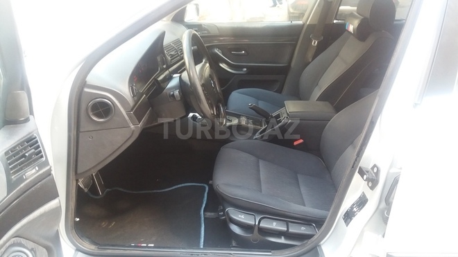 BMW 528 2000, 220,000 km - 2.8 l - Bakı