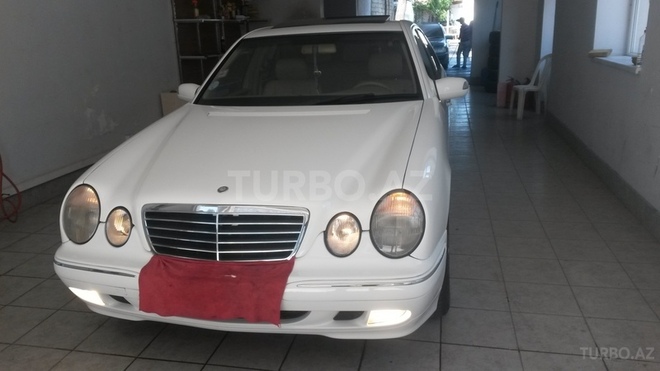 Mercedes E 240 2001, 260,000 km - 2.6 л - Bakı