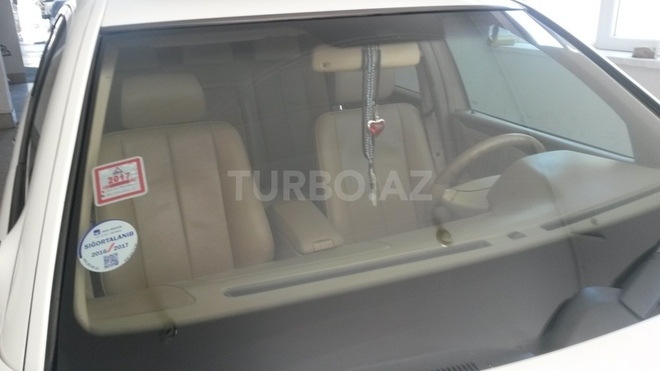 Mercedes E 240 2001, 260,000 km - 2.6 л - Bakı