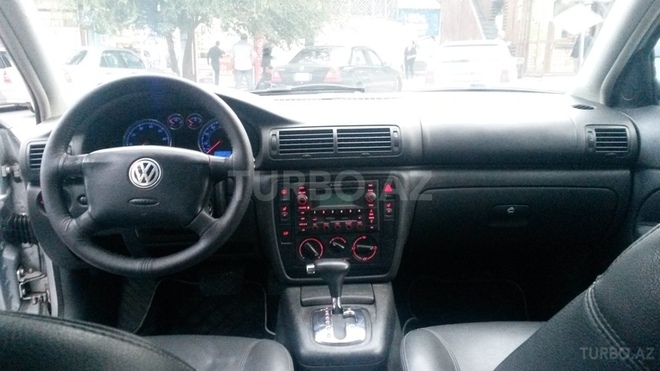 Volkswagen Passat 2004, 145,000 km - 1.8 l - Bakı