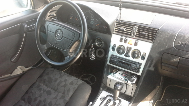 Mercedes C 220 2001, 183,000 km - 2.2 л - Bakı