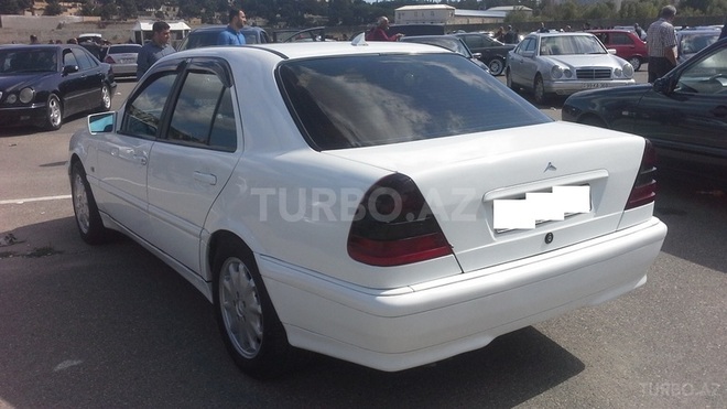 Mercedes C 220 2001, 183,000 km - 2.2 л - Bakı