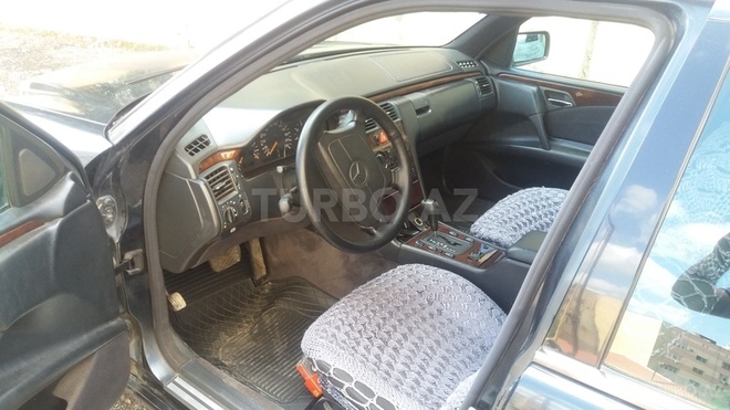 Mercedes E 220 1997, 315,000 km - 2.2 л - Bakı