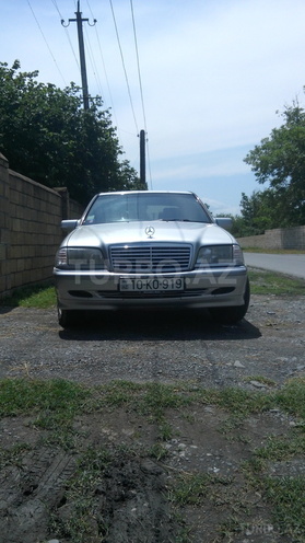 Mercedes C 180 1998, 220,000 km - 1.8 l - Zaqatala