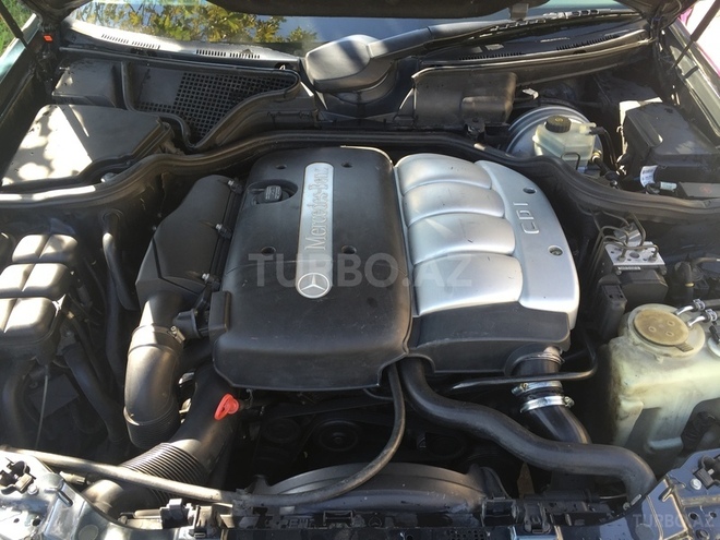 Mercedes E 220 2000, 318,000 km - 2.2 l - Yevlax