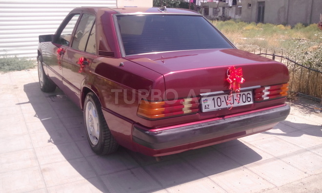 Mercedes 190 1993, 2,985 km - 2.7 л - Şirvan