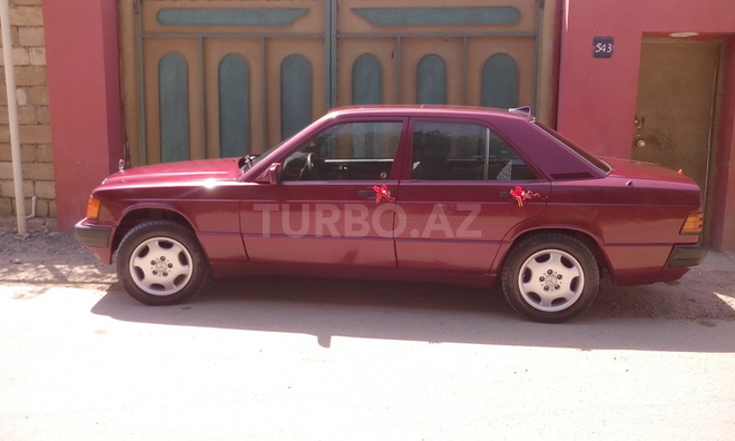Mercedes 190 1993, 2,985 km - 2.7 л - Şirvan
