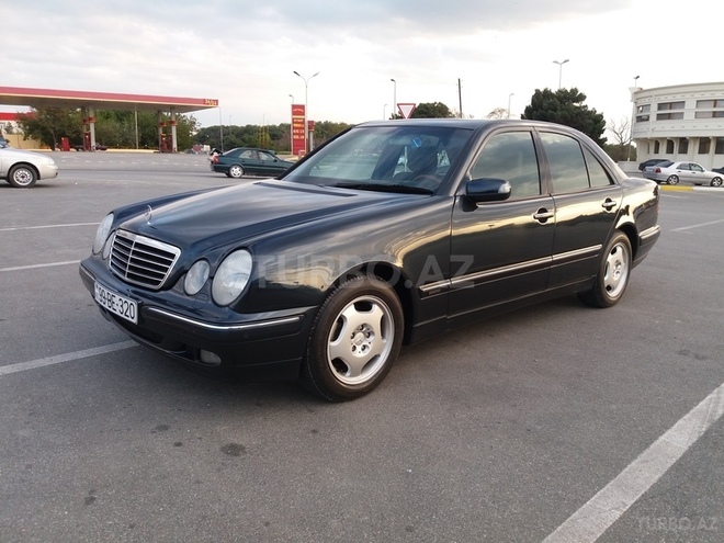 Mercedes E 320 2001, 235,891 km - 3.2 л - Sumqayıt