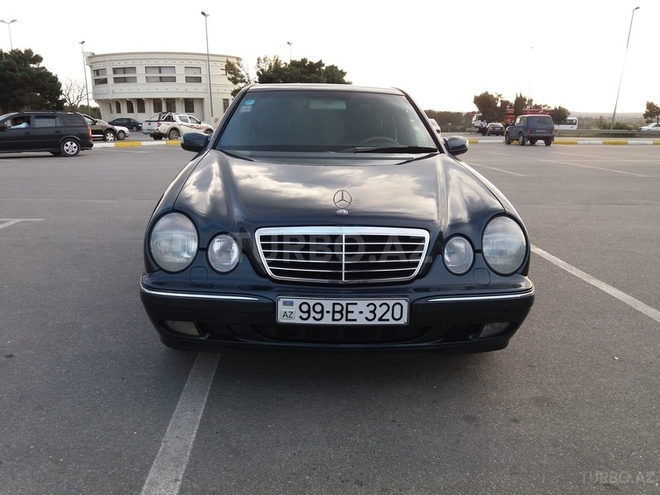 Mercedes E 320 2001, 235,891 km - 3.2 л - Sumqayıt