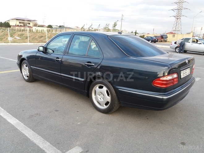 Mercedes E 320 2001, 235,891 km - 3.2 л - Sumqayıt