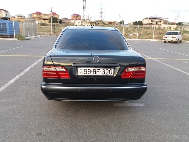 Mercedes E 320 2001, 235,891 km - 3.2 л - Sumqayıt
