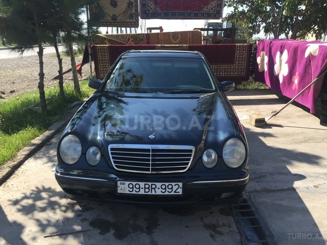 Mercedes E 220 2000, 218,000 km - 2.2 l - Yevlax