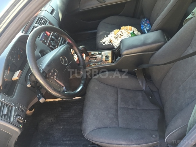 Mercedes E 220 2000, 218,000 km - 2.2 l - Yevlax