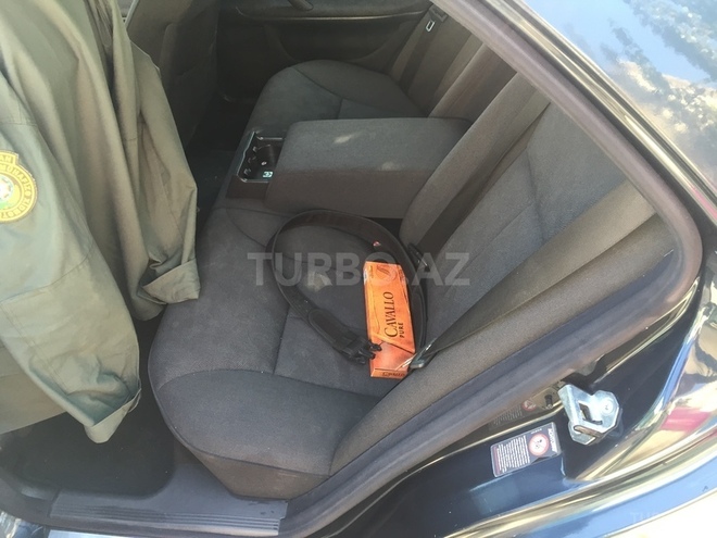 Mercedes E 220 2000, 218,000 km - 2.2 l - Yevlax
