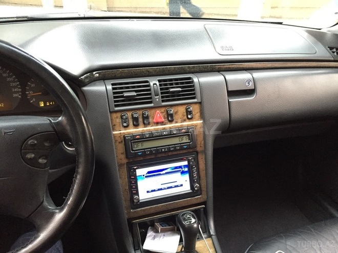 Mercedes E 320 1999, 118,000 km - 3.2 l - Bakı