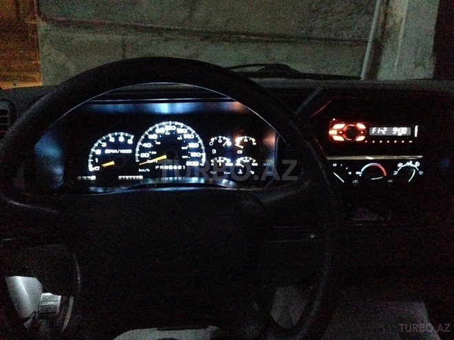 Chevrolet Suburban 1997, 291,974 km - 5.7 l - Mingəçevir