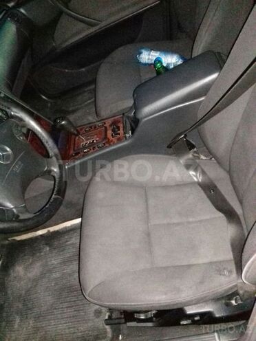 Mercedes E 220 2000, 300,000 km - 2.2 l - Yevlax