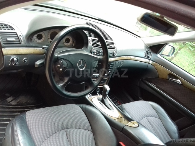 Mercedes E 260 2002, 254,000 km - 2.6 l - Sumqayıt