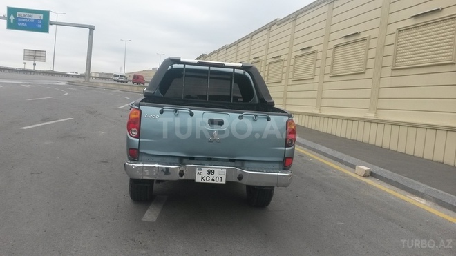 Mitsubishi L200 2008, 122,000 km - 2.5 l - Bakı