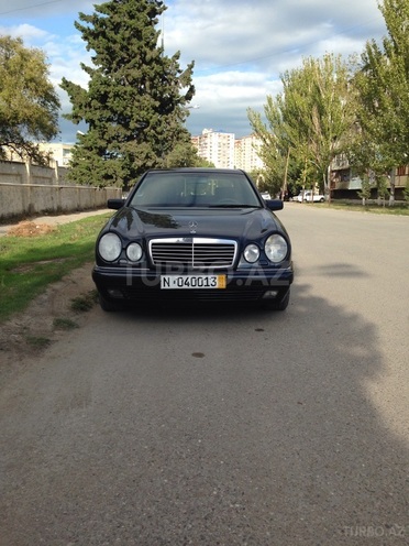 Mercedes E 220 1999, 289,000 km - 2.2 l - Sumqayıt
