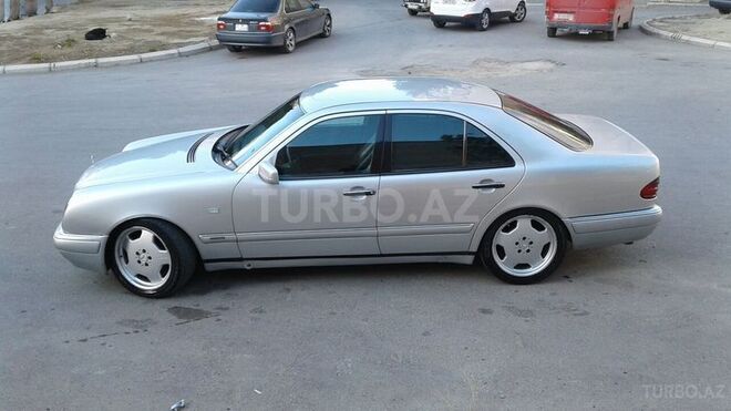 Mercedes E 240 1998, 306,000 km - 2.4 л - Bakı