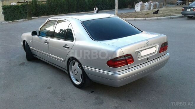 Mercedes E 240 1998, 306,000 km - 2.4 л - Bakı
