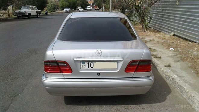 Mercedes E 240 1998, 306,000 km - 2.4 л - Bakı