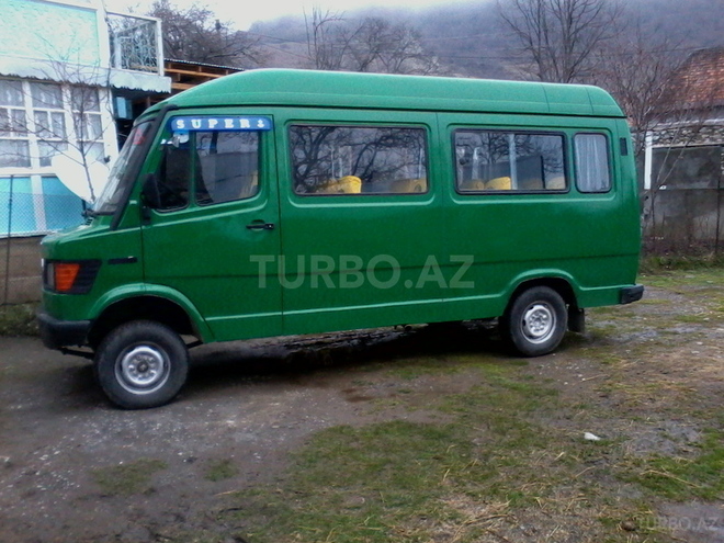 Mercedes 208 D 1993, 250,000 km - 2.3 л - Şəki