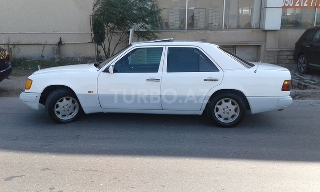 Mercedes E 230 1992, 430,000 km - 2.3 л - Bakı