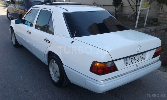 Mercedes E 230 1992, 430,000 km - 2.3 л - Bakı