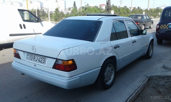 Mercedes E 230 1992, 430,000 km - 2.3 л - Bakı