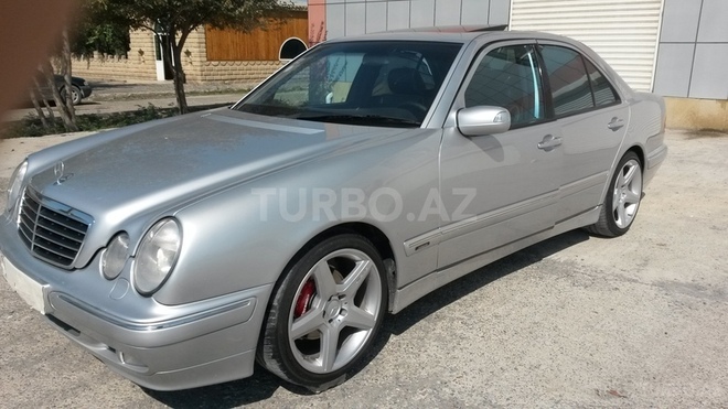 Mercedes E 320 2001, 176,500 km - 3.2 л - Bakı