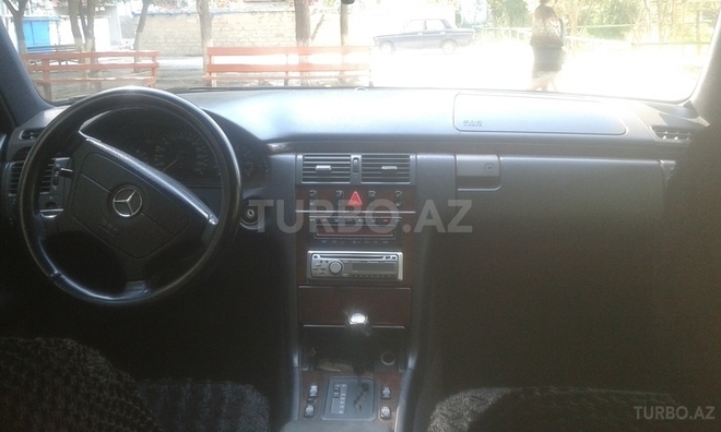 Mercedes E 230 1996, 339,000 km - 2.3 l - Bakı