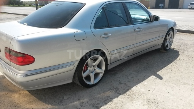 Mercedes E 320 2001, 176,500 km - 3.2 л - Bakı