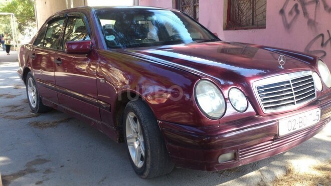 Mercedes E 220 1998, 26,000 km - 2.9 l - Bakı