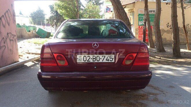 Mercedes E 220 1998, 26,000 km - 2.9 l - Bakı